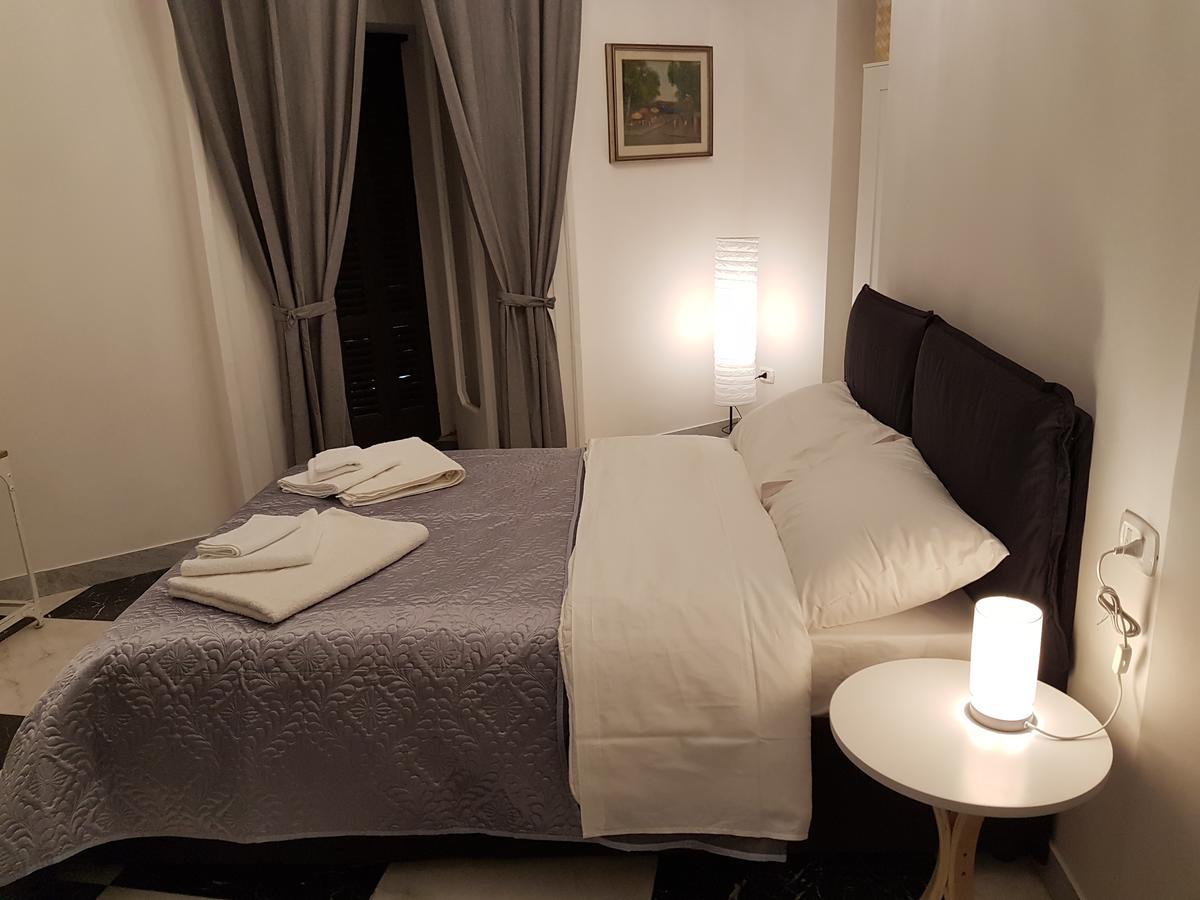 Bed and Breakfast Residenza Dell'Opera Neapel Exterior foto