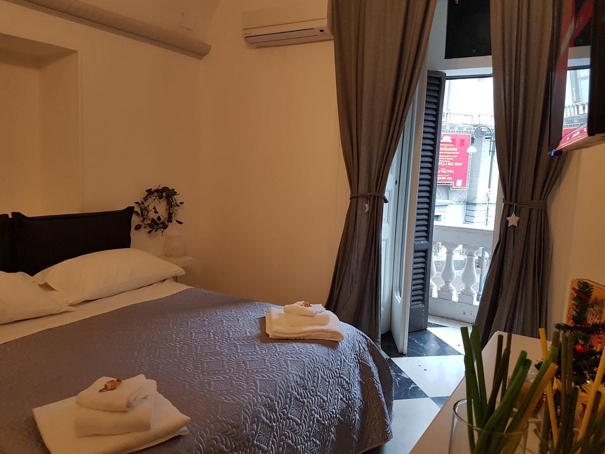 Bed and Breakfast Residenza Dell'Opera Neapel Exterior foto