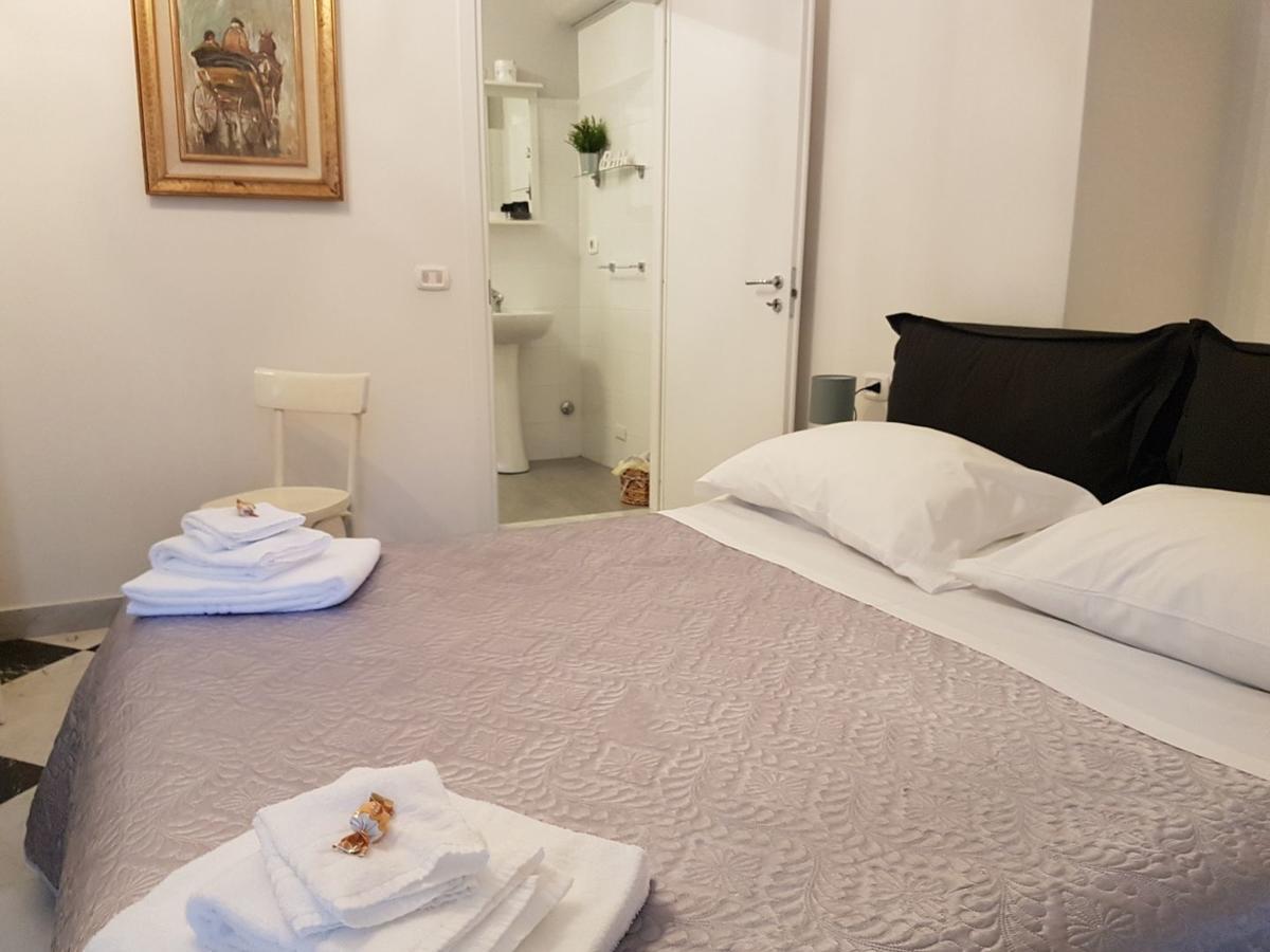 Bed and Breakfast Residenza Dell'Opera Neapel Exterior foto
